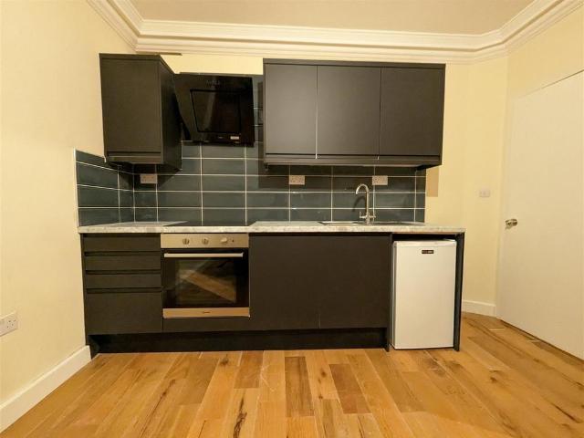 Apartment for rent in London Borough of Richmond upon Thames, Greater London