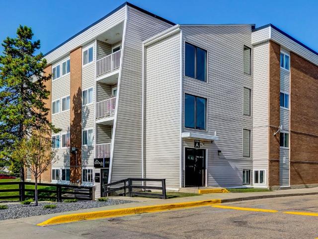 Apartment for rent in Wedgewood, Alberta