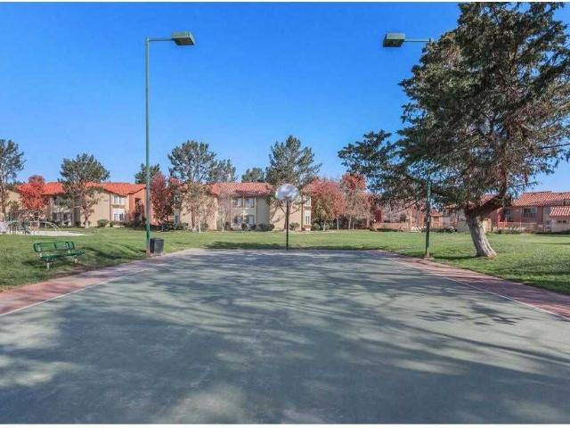 Apartment for rent in Oceanside, California