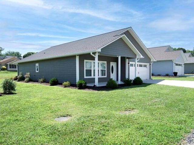 House for sale in Hayesville