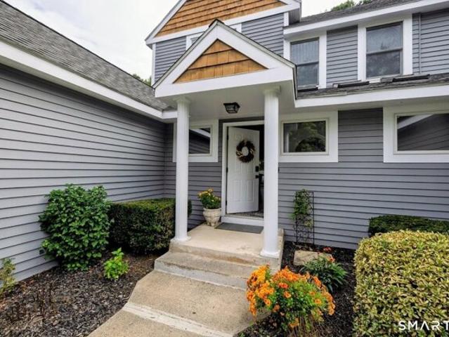 House for sale in Weatogue, Simsbury