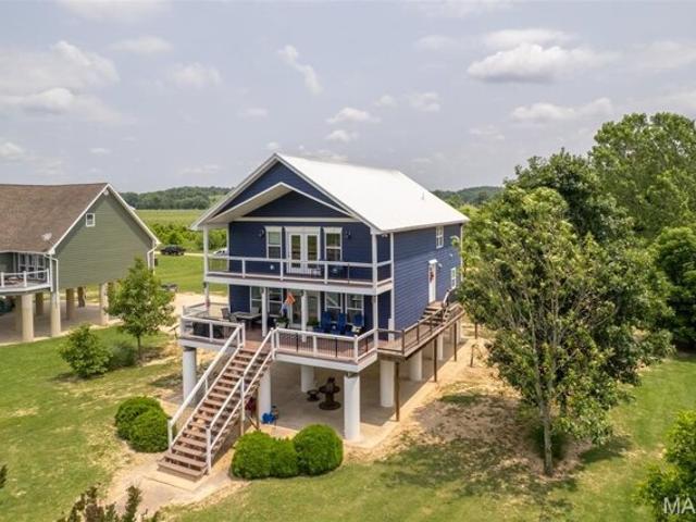 House for sale in Doniphan