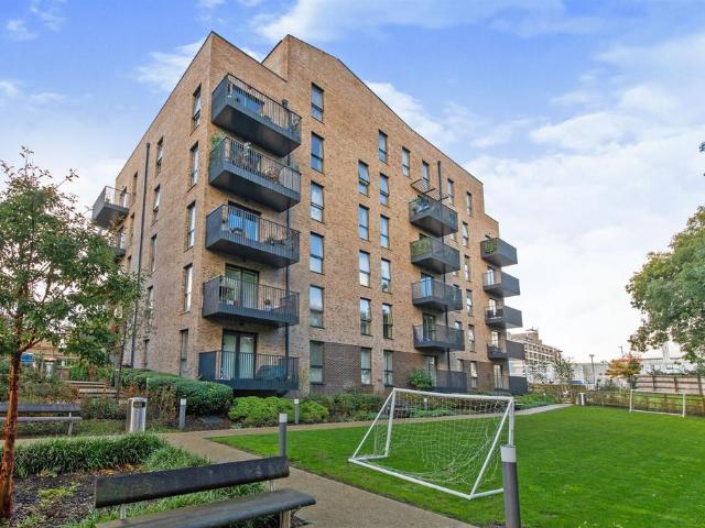 House for rent in Holywell Estate, North Watford