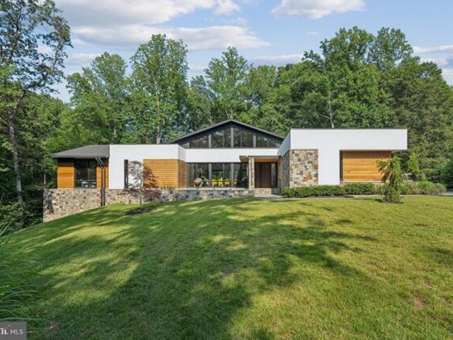 House for sale in Potomac