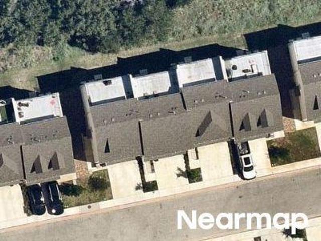 Property for sale in Summit Brownstones, Georgetown