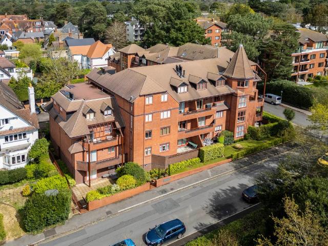 Apartment for rent in Canford Cliffs, Poole