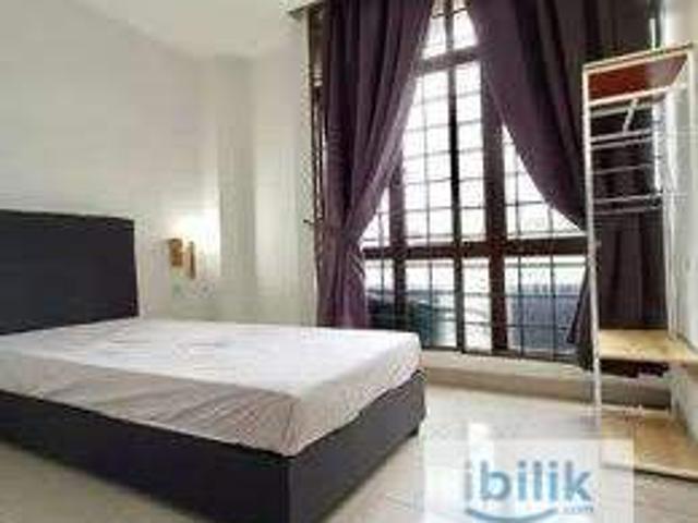Room for rent in Petaling, Alam Impian
