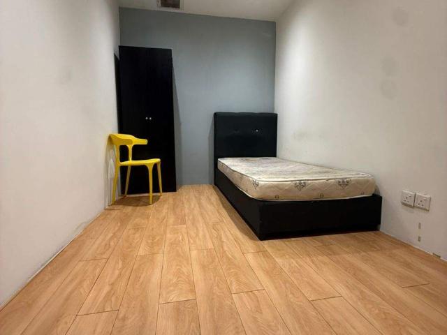 Room for rent in Petaling, Alam Impian
