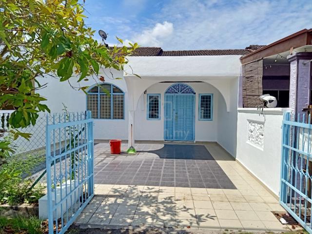 Terraced House for sale in Malaka