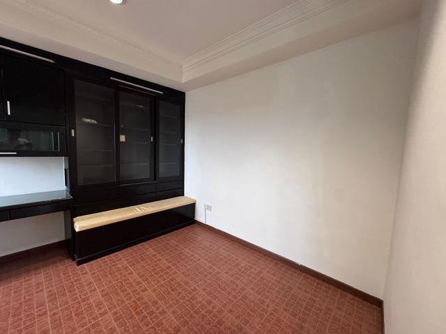 Condominium for sale in Malaka