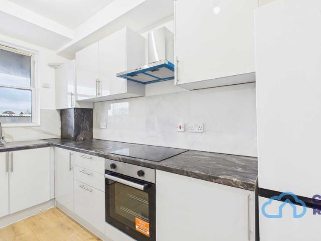 Room for rent in London Borough of Merton, Greater London
