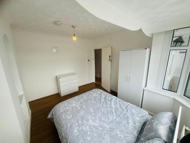 Room for rent in Upper Edmonton, Cat Hill