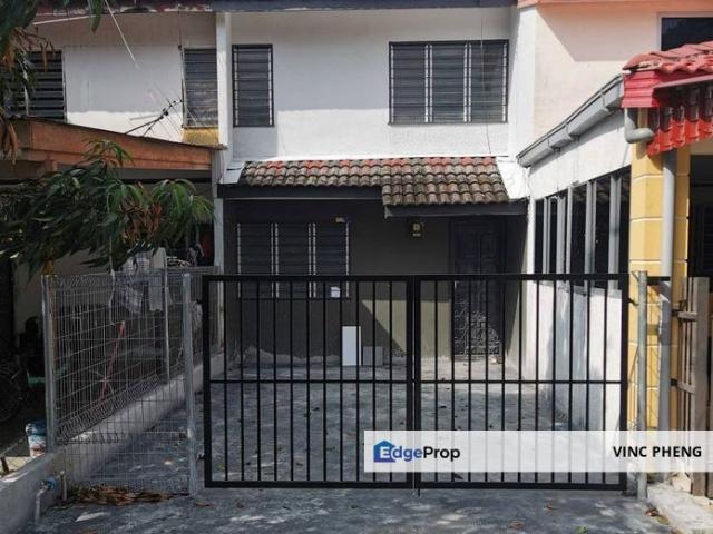 House for sale in Malaka
