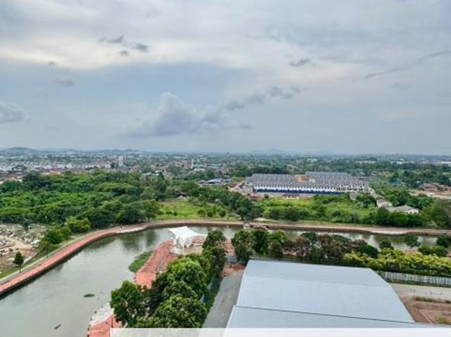 Condominium for sale in Malaka