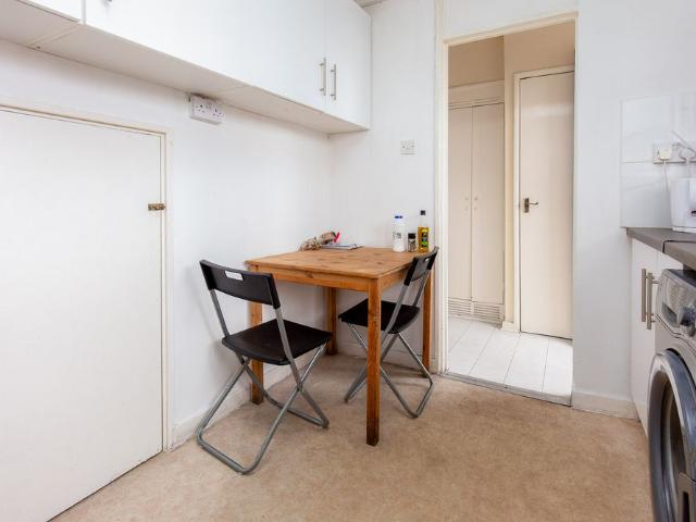 Room for rent in Old Ford, Greater London