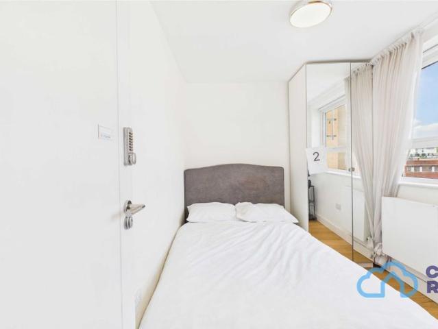 Room for rent in Farnborough, Hampshire