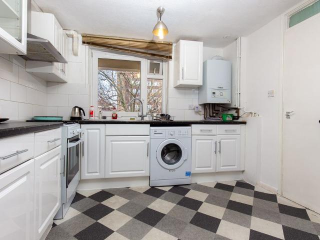 Room for rent in Old Ford, Greater London