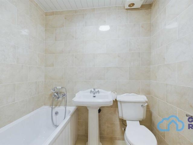 Room for rent in Upton Park, Greater London