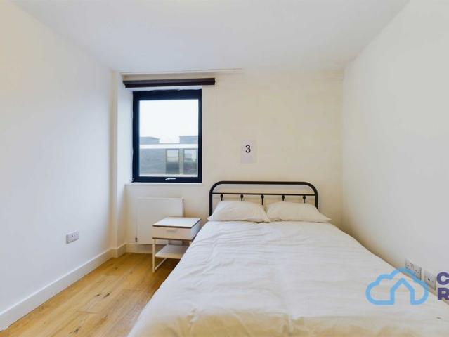 Room for rent in Farnborough, Hampshire