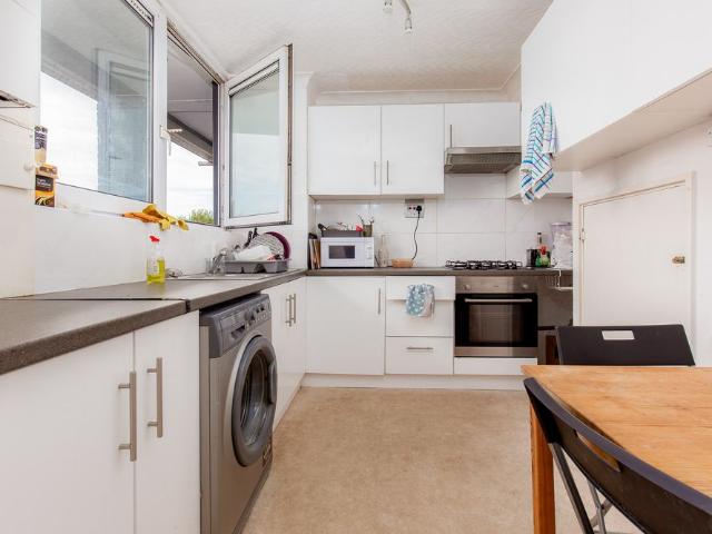 Room for rent in Old Ford, Greater London