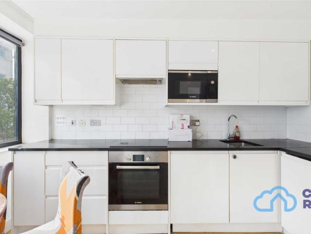 Room for rent in Farnborough, Hampshire