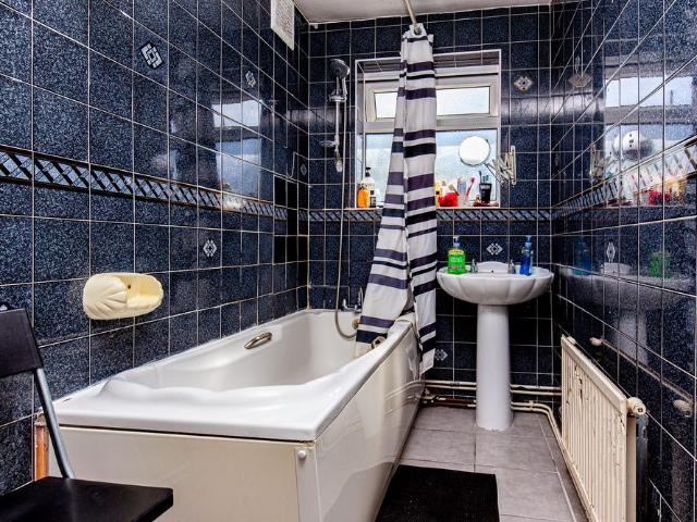 Room for rent in Plashet, Greater London