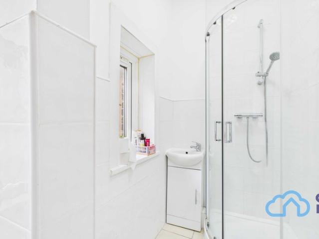 Room for rent in Upton Park, Greater London