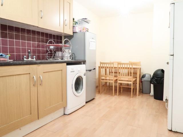 Room for rent in Old Ford, Greater London