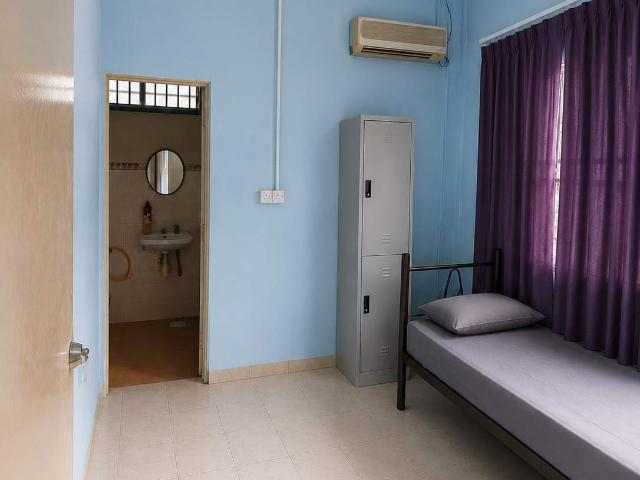 Room for rent in Sendayan Village, Negeri Sembilan