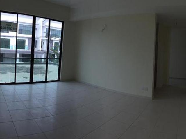 Terraced House for sale in Malaka