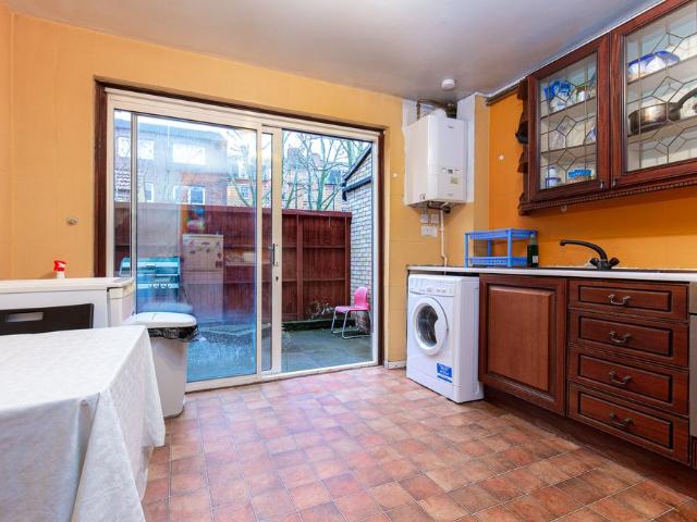 Room for rent in London Borough of Tower Hamlets, Greater London