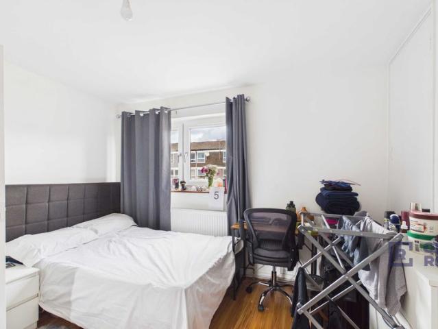 Room for rent in Old Ford, Greater London