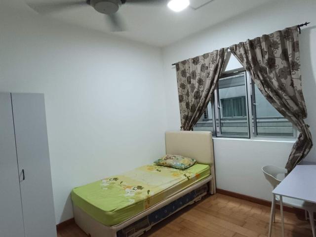 Room for rent in PJU 8, Petaling Jaya