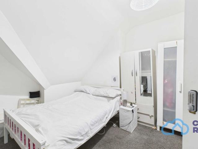 Room for rent in Upton Park, Greater London