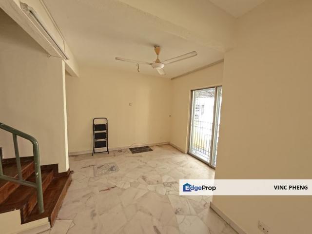 Condominium for rent in Malaka