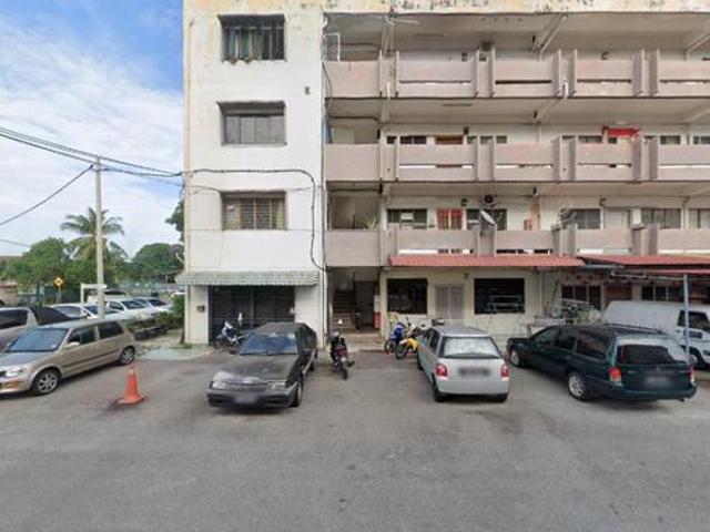Flat for sale in Malaka