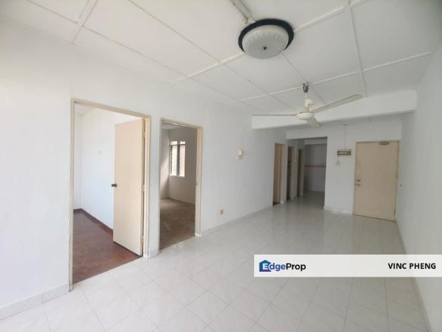 Condominium for sale in Malaka
