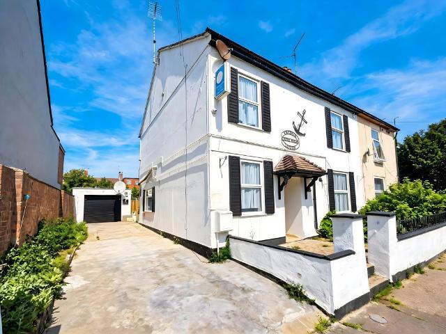 Room for rent in West Town, Peterborough