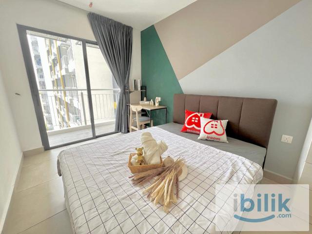 Room for rent in Petaling, Alam Impian