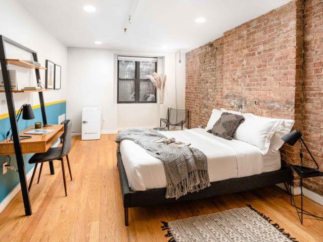 Room for rent in Arverne, New York