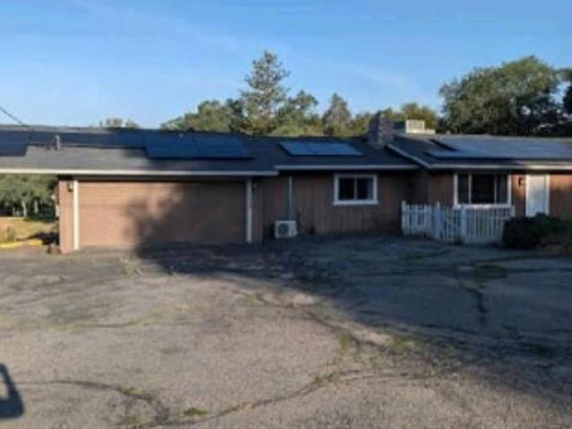 House for sale in Oakhurst, California