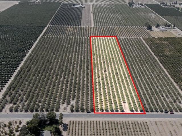 Land for sale in Tulare, California