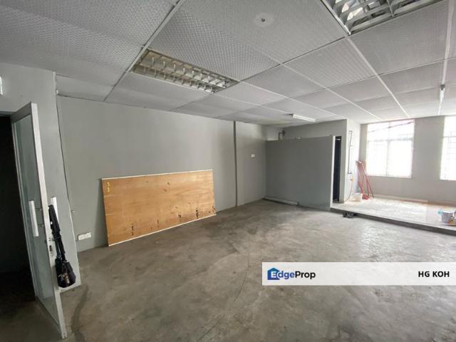 Shop for rent in Malaka