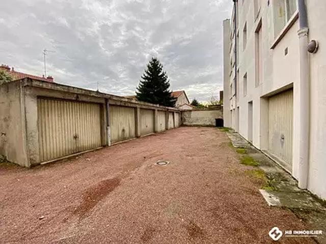 Garage location à Roanne
