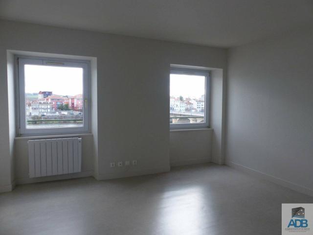 Studio location à Roanne, Loire