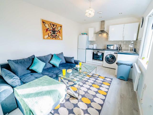 Apartment for rent in Plasnewydd, Falcon Lodge