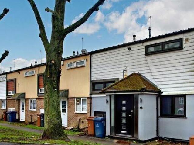 House for sale in Little Stanmore, Greater London