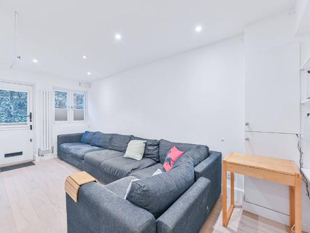 Apartment for rent in Herne Hill, Greater London