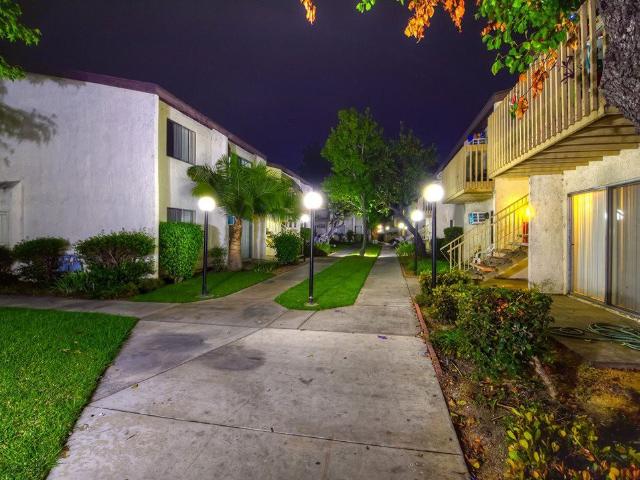 Apartment for rent in Fullerton, California