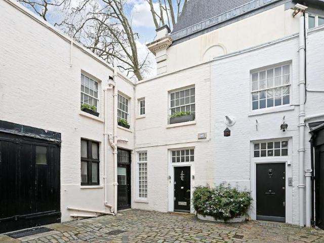 Apartment for rent in Belgravia, Greater London